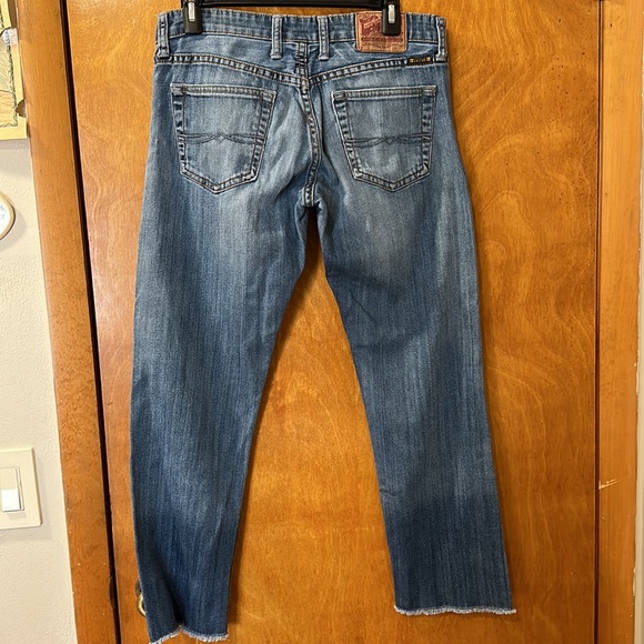 Worn once Lucky Brand button fly, cropped jeans size 6 - Picture 6 of 6